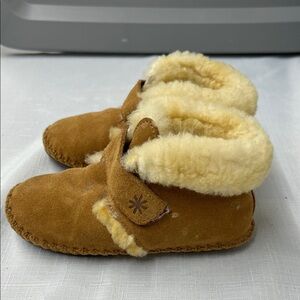 L.L. Bean Wicked Good slippers